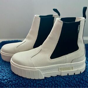 PUMA White Platform Chelsea Boots Women’s 7 / 37.5 – New Never Worn